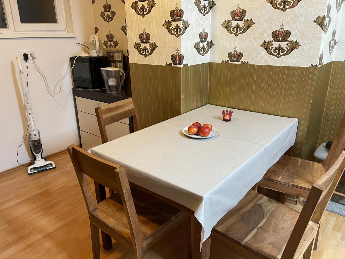 Sweet Apartment Bratislava Bagian luar foto